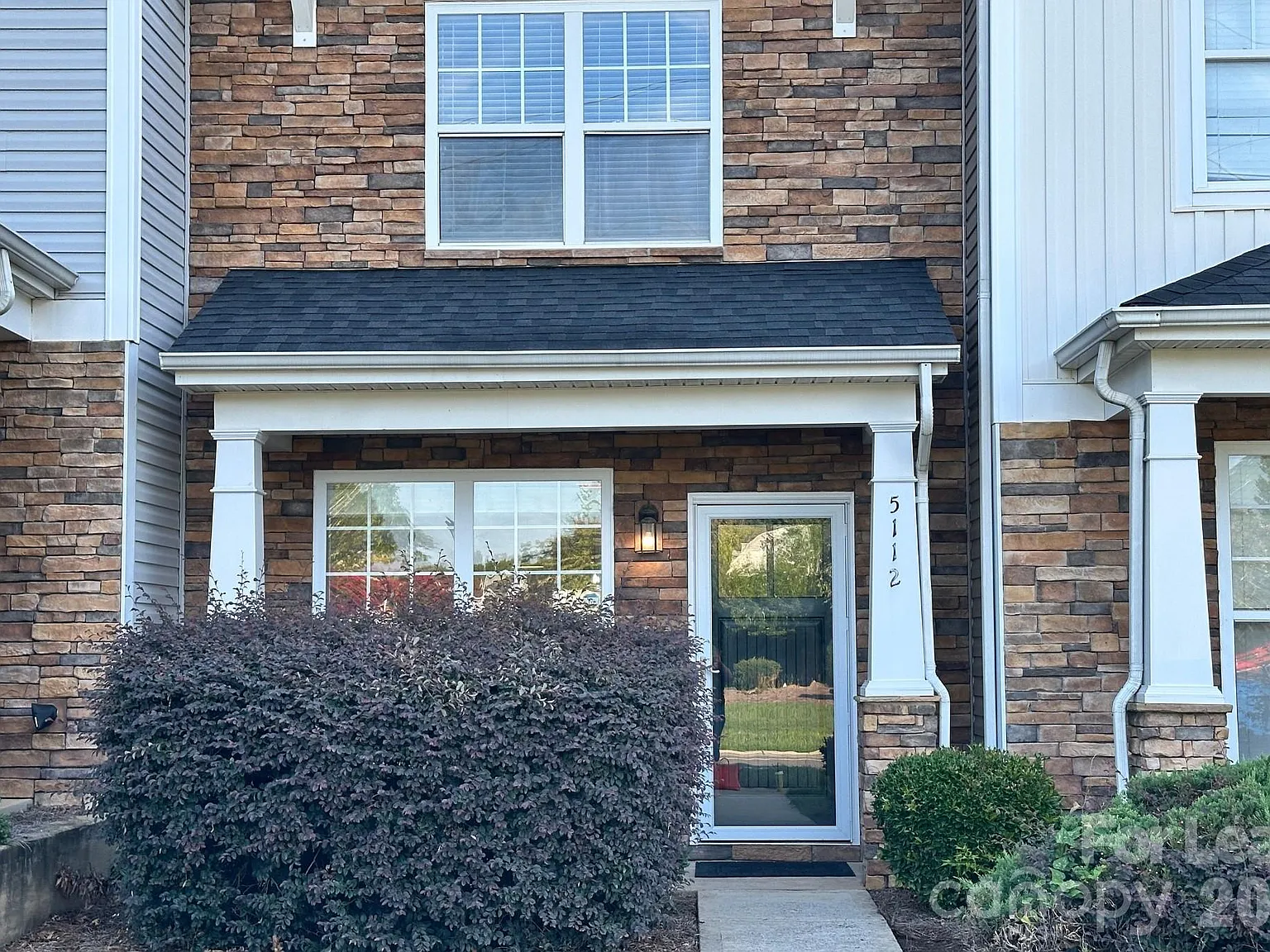 2 bed, 2.5 bath, 1236 sqft, $1,900 — Photo 2