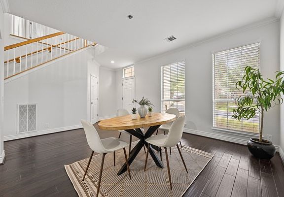 2nd image of 3917 Canyon Glen Cir SE