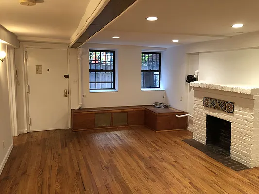 Rented by GreenVill Real Estate LLC | media 30