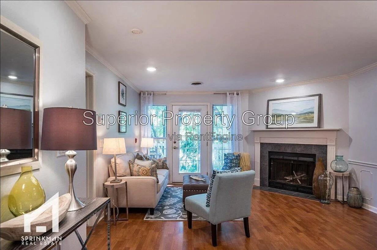2 bed, 2.0 bath, 1014 sqft, $1,650 — Photo 3