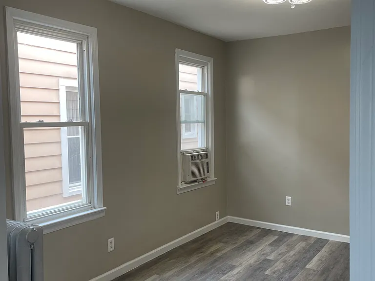 220 Custer Ave #2 — Photo 10
