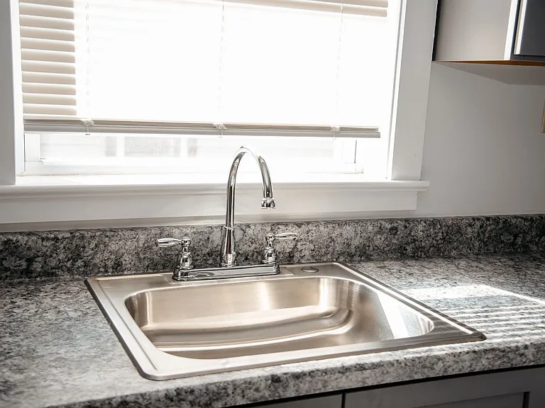 347 E High St — Photo 5