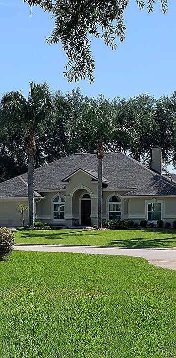 2nd image of 1700 Dartmoor Ln