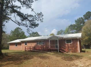 907 Pine Level Rd, Leakesville, MS 39451
