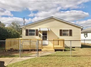 906 Henry St, Ravenswood, WV 26164