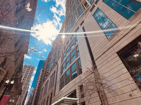 130 N Garland Ct APT 3302, Chicago, IL 60602
