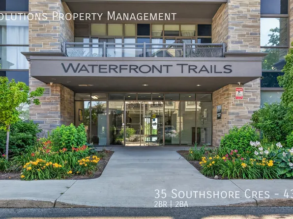 35 Southshore Cres, Stoney Creek, ON