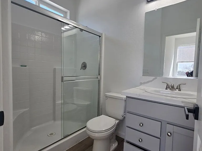 1078 Buena Vista Ln — Photo 10