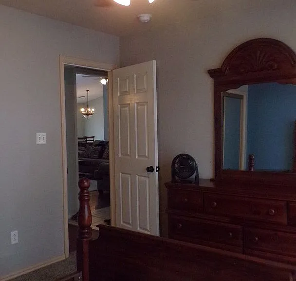 2420 SW 44th St — Photo 22