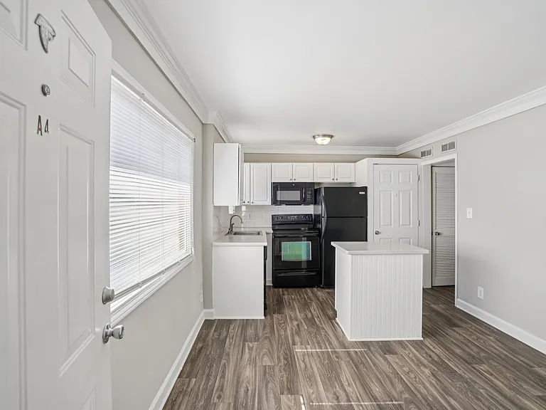 Buckhead Townhomes and Gardens — Photo 19