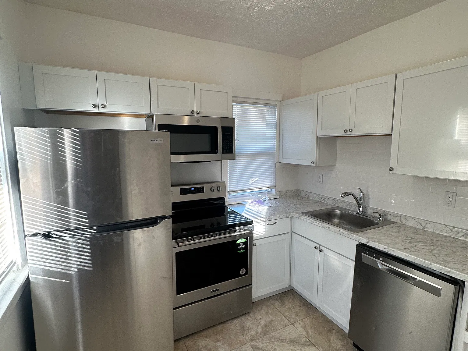3 bed, 1500 sqft, $1,700 — Photo 3