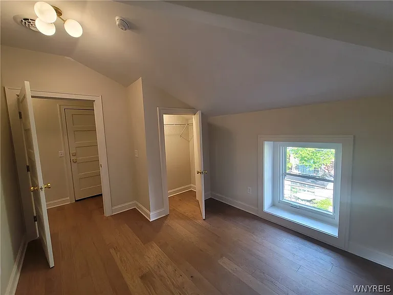 884 Main St #4 — Photo 8