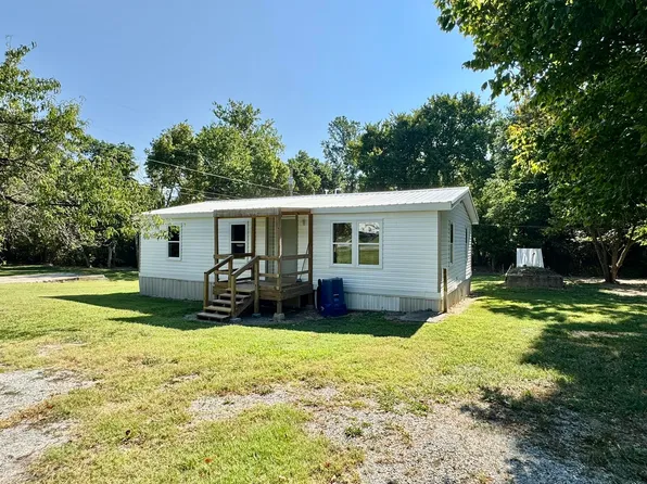 25 Cedar St, Pineville, AR 72566