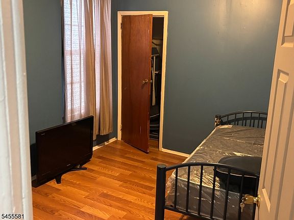 5th image of 93 Steuben St