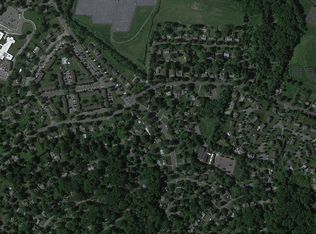 77 Oak Creek Rd, East Windsor, NJ 08520