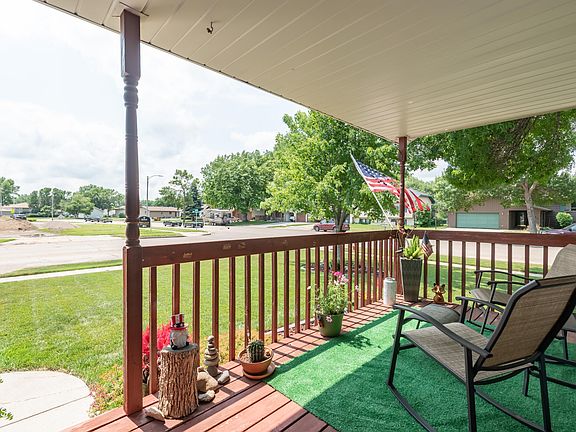 5th image of 700 Saint Louis Pl