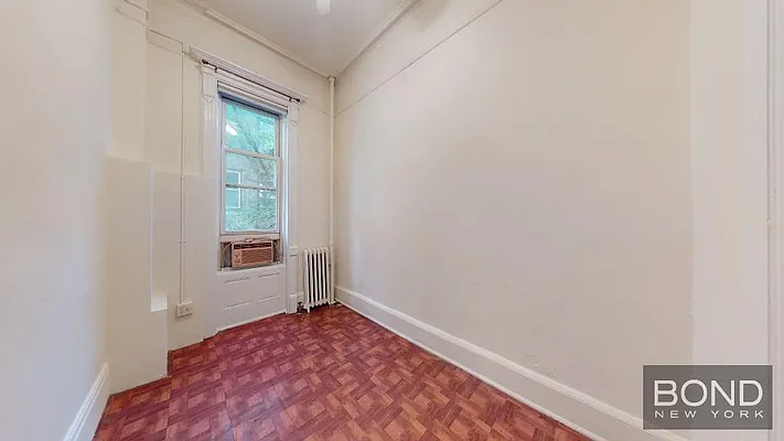 Rented by Bond New York | media 13