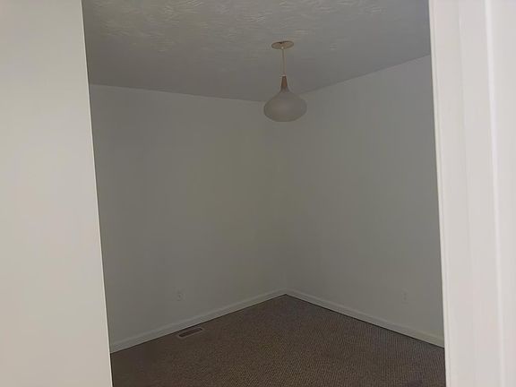 3rd image of 517 Bell Place Dr