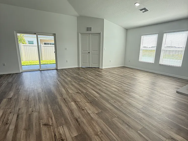 5480 San Pietro Dr — Photo 6
