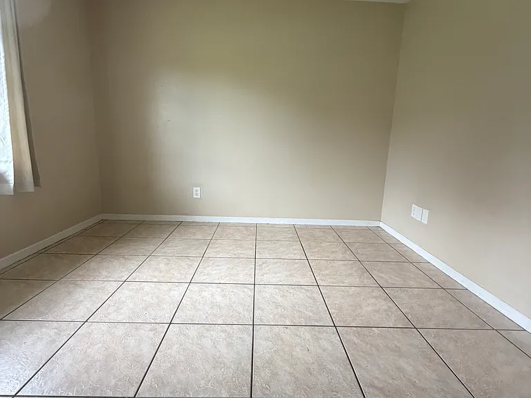1561 S Boundary St #1 — Photo 8