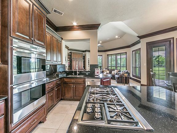 3rd image of 6615 Whitehill Ln