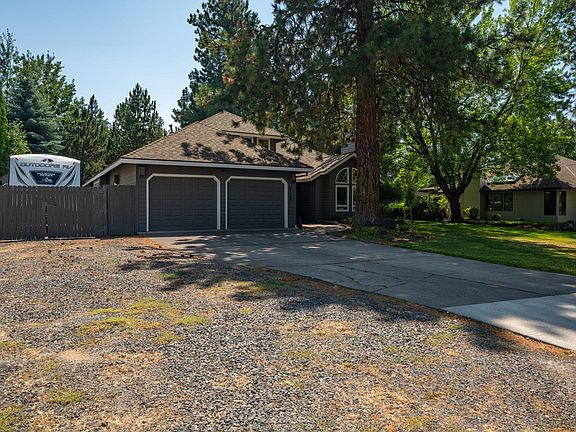 3rd image of 61394 SE Orion Dr