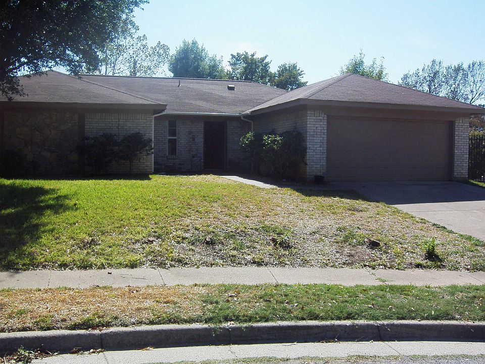 1st image of 517 Live Oak Dr