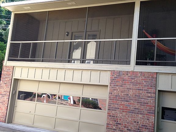 Screened porch, 2 car garage