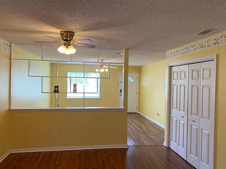 1739 Largo Cir — Photo 5
