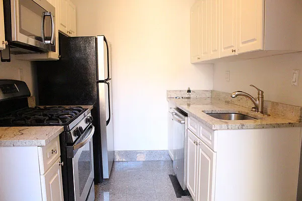 Rented by Bohemia Realty Group | media 13