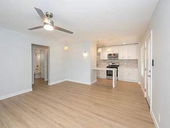 418 N Broadway #418.3 — Photo 52