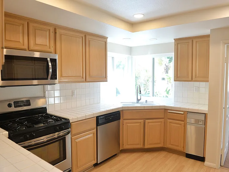 37 Port Royale Rd — Photo 10
