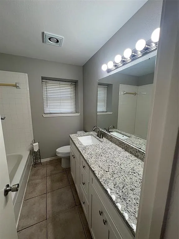 2 bed, 2.0 bath, 1275 sqft, $1,950 — Photo 4