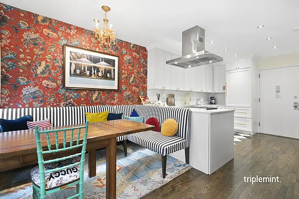 Sold by Triplemint | media 3