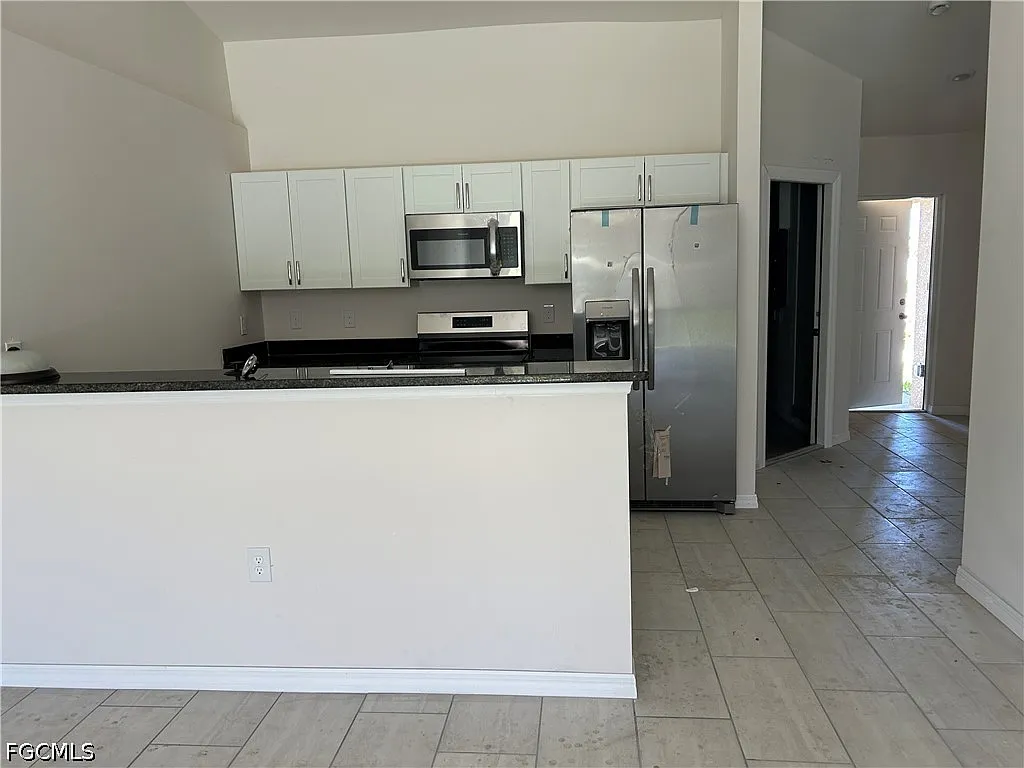 3 bed, 2.0 bath, 1209 sqft, $1,775 — Photo 2