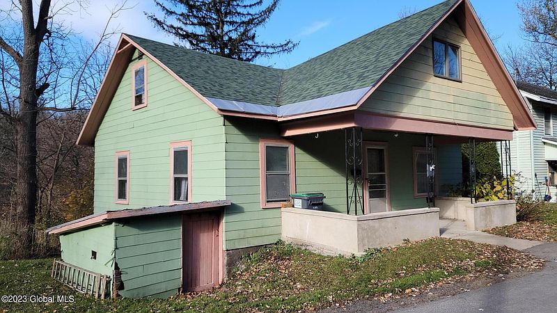 2nd image of 42 Floral Avenue