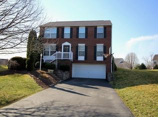 126 Saddlebrook Ln, Canonsburg, PA 15317