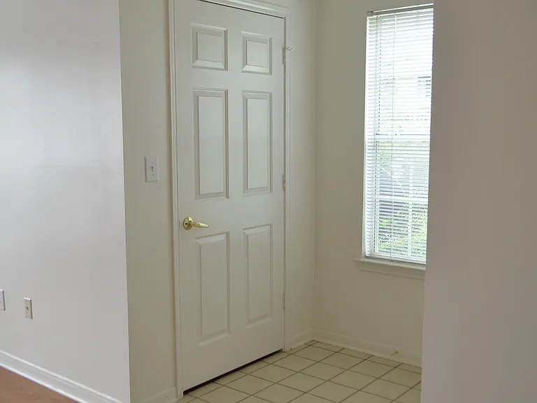 The Glen Apartments — Photo 56