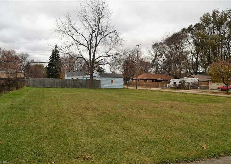 2nd image of 20843 Montrose Ave