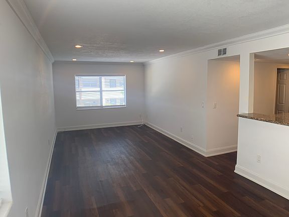 3rd image of 2817 W Horatio St APT 7