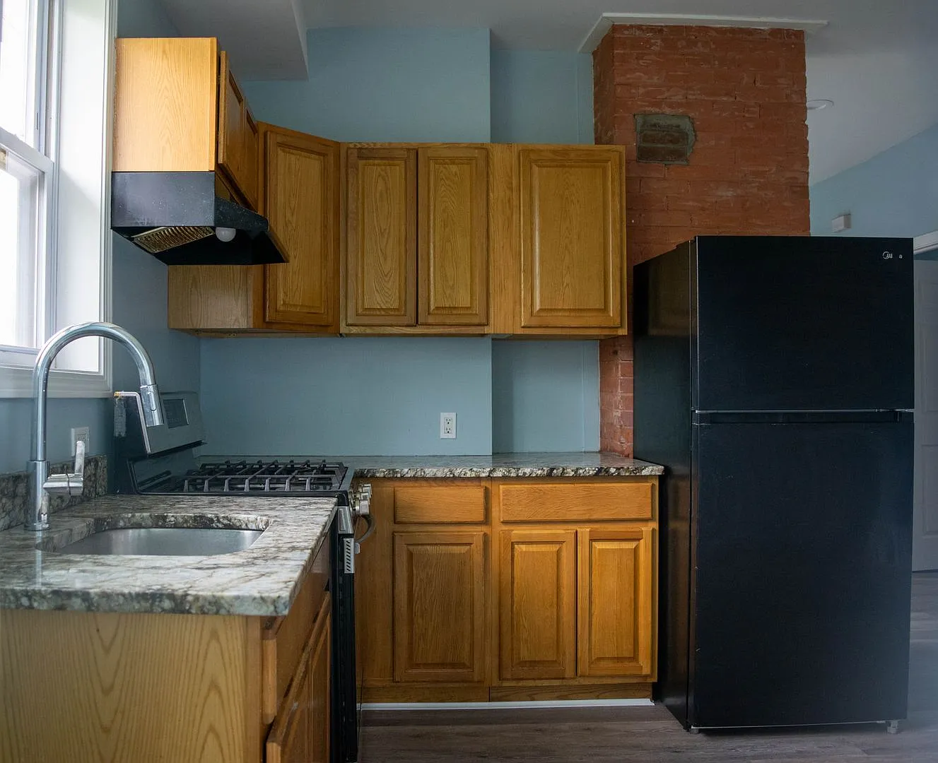 62 Shelton — Photo 2