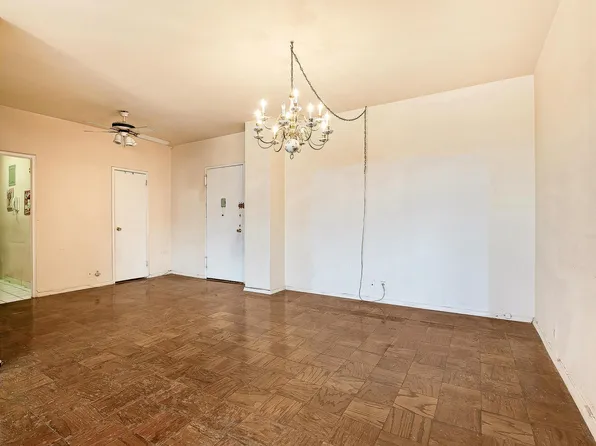 70-25 Yellowstone Boulevard image 8 of 22