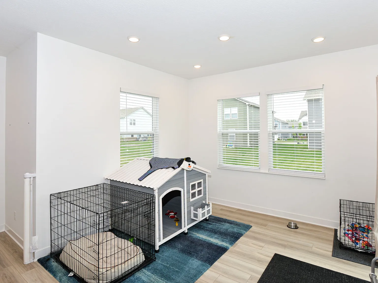 5 bed, 2856 sqft, $2,850 — Photo 3