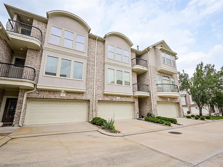 7933 Telluride Dr — Photo 32