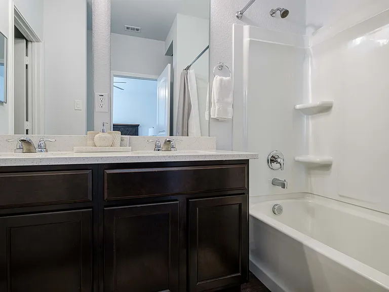 En-suite Master Bathroom