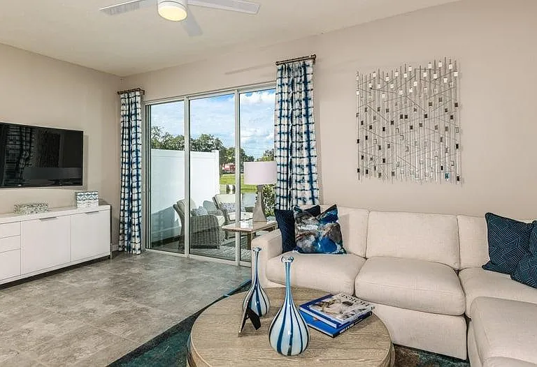 Living Room (open concept)