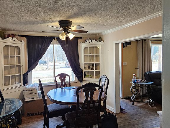 3rd image of 2700 Blake Rd