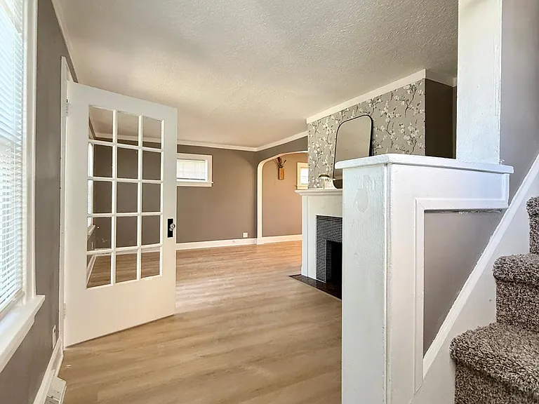 8018 Theota Ave — Photo 43