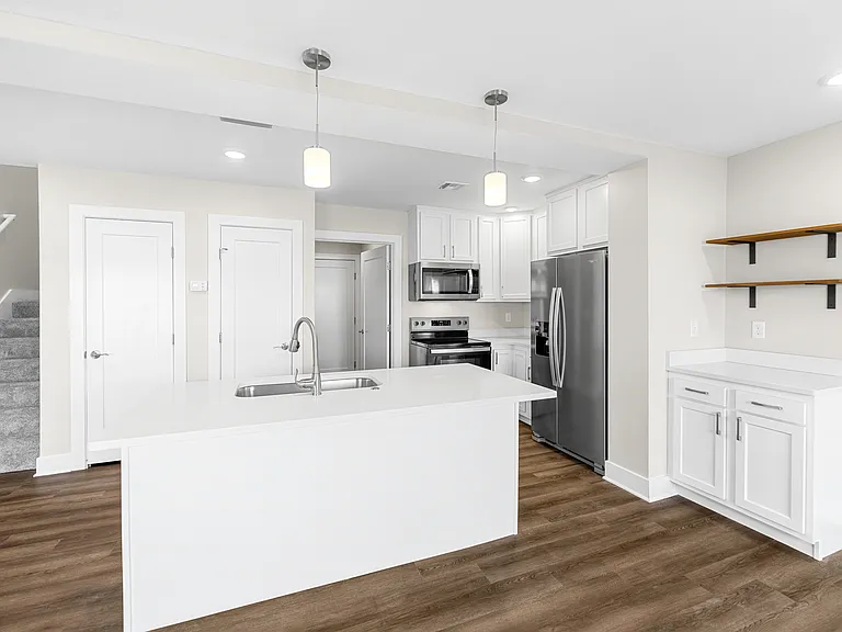 2724 Amelia Ln — Photo 4