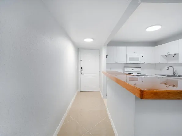 770 SE 2nd Avenue #201F, Deerfield Beach, FL 33441